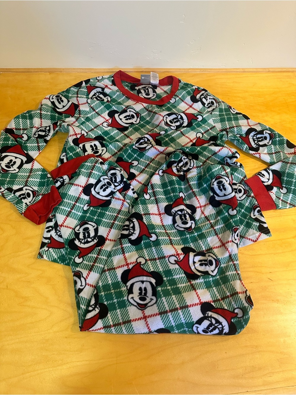 Disney Mickey and Minnie Mouse Women’s Holiday Plaid Fleece Pajama Set Medium